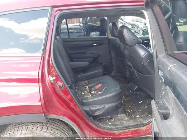 5TDGZRBH1NS564482 2022 TOYOTA HIGHLANDER - Image 8