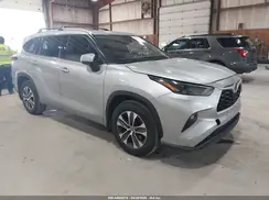 5TDGZRBH1NS569858 2022 TOYOTA HIGHLANDER
