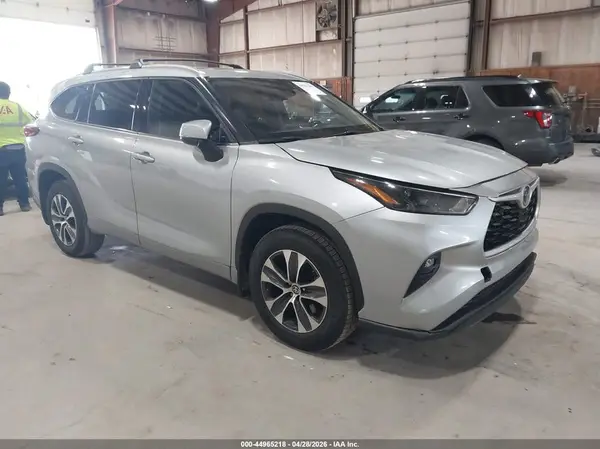 5TDGZRBH1NS569858 2022 TOYOTA HIGHLANDER - Image 1
