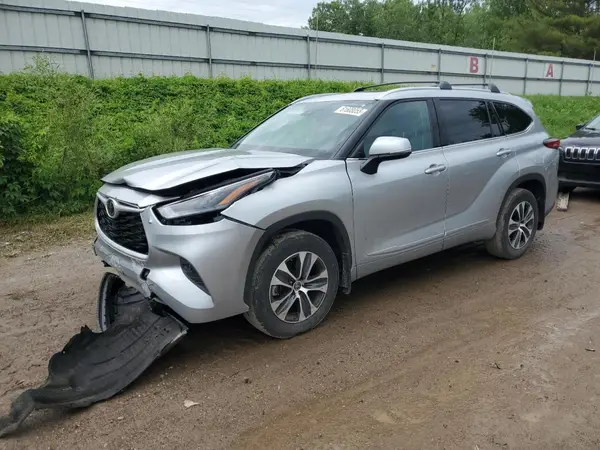 5TDGZRBH1NS569889 2022 TOYOTA HIGHLANDER - Image 1