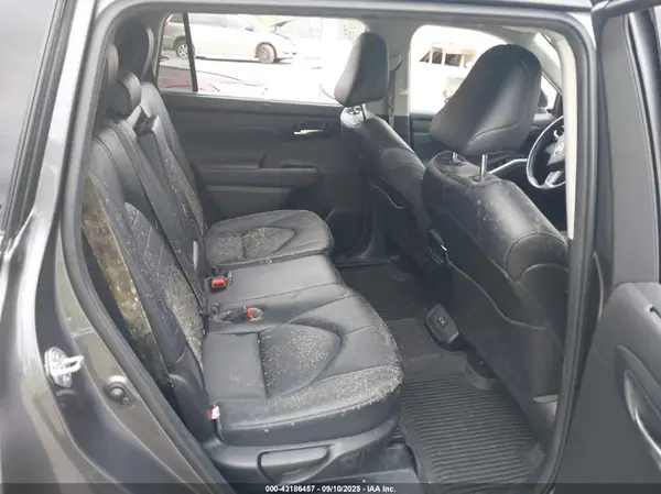 5TDGZRBH1NS575658 2022 TOYOTA HIGHLANDER - Image 8