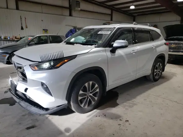 5TDGZRBH1NS584246 2022 TOYOTA HIGHLANDER - Image 1