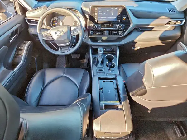 5TDGZRBH1NS584585 2022 TOYOTA HIGHLANDER - Image 8