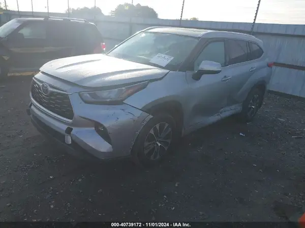 5TDGZRBH2LS017377 2020 TOYOTA HIGHLANDER - Image 2