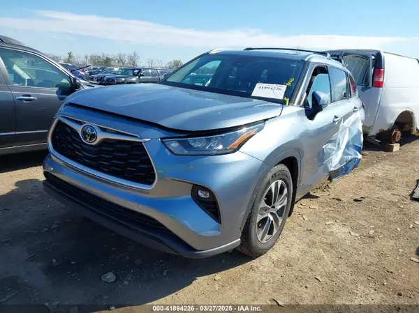 5TDGZRBH2LS021333 2020 TOYOTA HIGHLANDER - Image 2