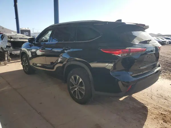 5TDGZRBH2LS024586 2020 TOYOTA HIGHLANDER - Image 2