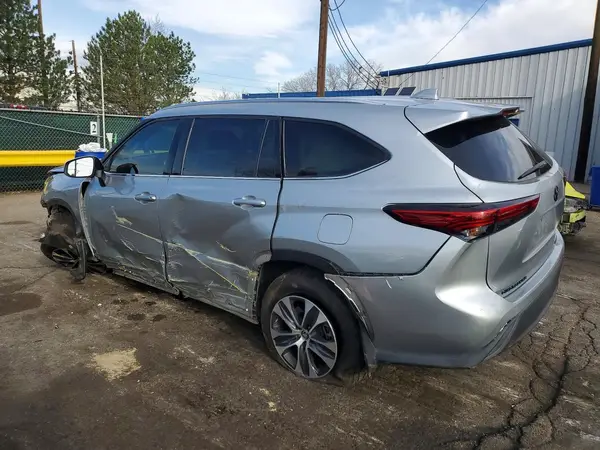 5TDGZRBH2LS032929 2020 TOYOTA HIGHLANDER - Image 2