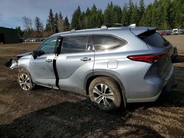 5TDGZRBH2LS036477 2020 TOYOTA HIGHLANDER - Image 2
