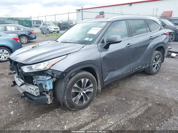 5TDGZRBH2LS050136 2020 TOYOTA HIGHLANDER - Image 2