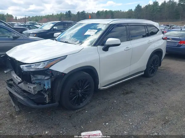 5TDGZRBH2LS501632 2020 TOYOTA HIGHLANDER - Image 2