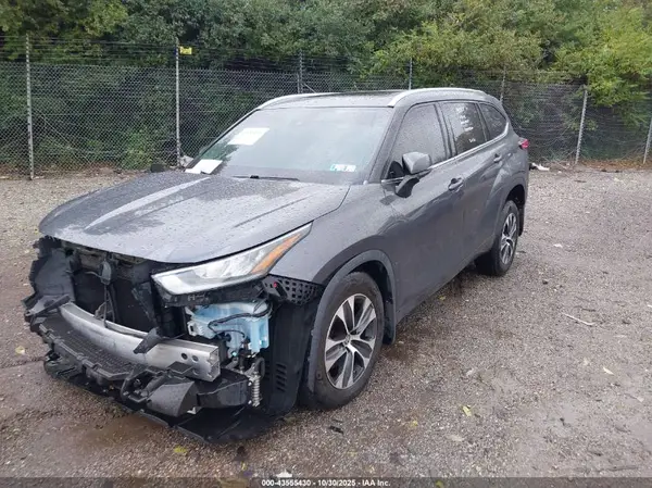 5TDGZRBH2LS510301 2020 TOYOTA HIGHLANDER - Image 2