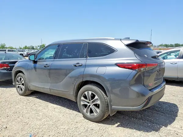 5TDGZRBH2MS057315 2021 TOYOTA HIGHLANDER - Image 2