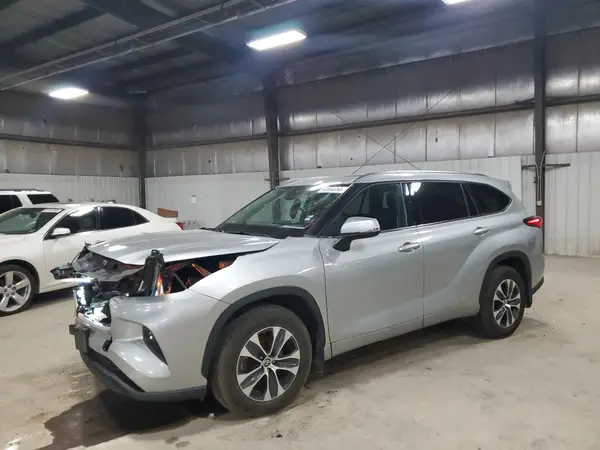 5TDGZRBH2MS076334 2021 TOYOTA HIGHLANDER - Image 1