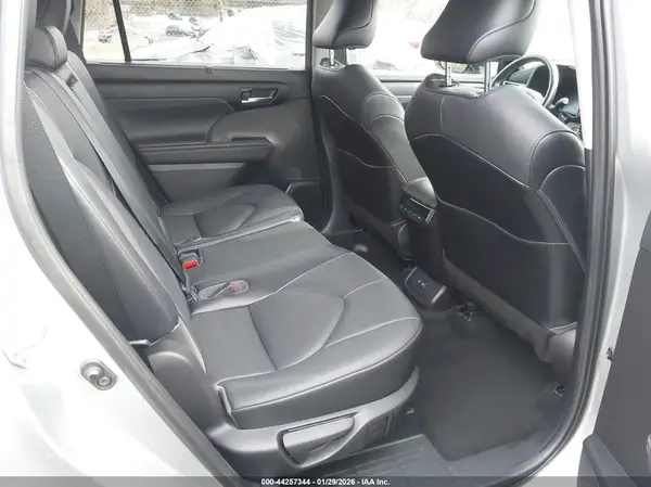 5TDGZRBH2MS079878 2021 TOYOTA HIGHLANDER - Image 8