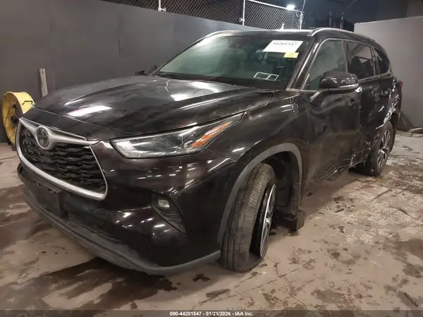 5TDGZRBH2MS080433 2021 TOYOTA HIGHLANDER - Image 2