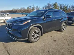 5TDGZRBH2MS087608 2021 TOYOTA HIGHLANDER