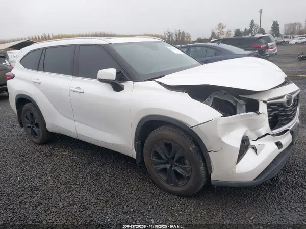 5TDGZRBH2MS088175 2021 TOYOTA HIGHLANDER - Image 1