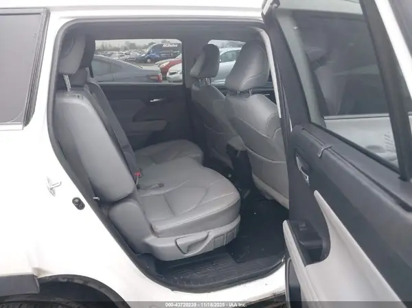 5TDGZRBH2MS088175 2021 TOYOTA HIGHLANDER - Image 8