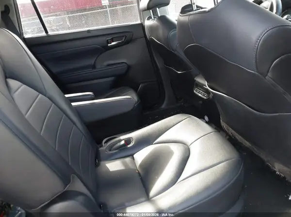 5TDGZRBH2MS090329 2021 TOYOTA HIGHLANDER - Image 8