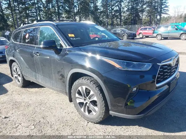 5TDGZRBH2MS090332 2021 TOYOTA HIGHLANDER - Image 1