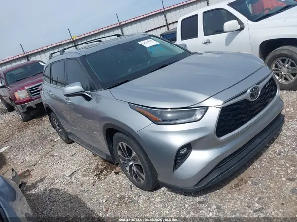 5TDGZRBH2MS114290 2021 TOYOTA HIGHLANDER - Image 1