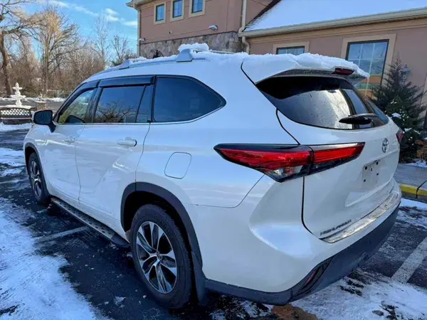 5TDGZRBH2MS115312 2021 TOYOTA HIGHLANDER - Image 2