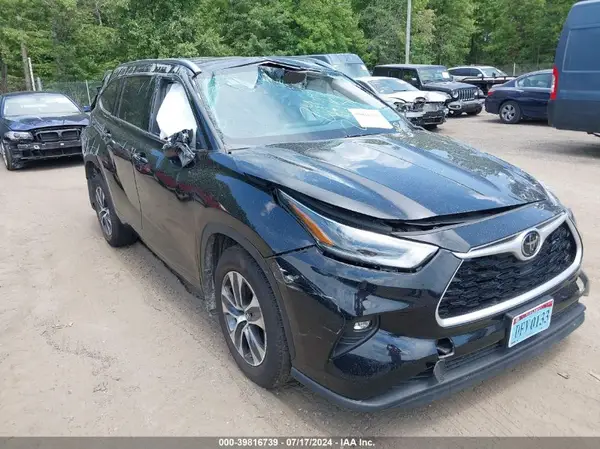 5TDGZRBH2MS147788 2021 TOYOTA HIGHLANDER - Image 1