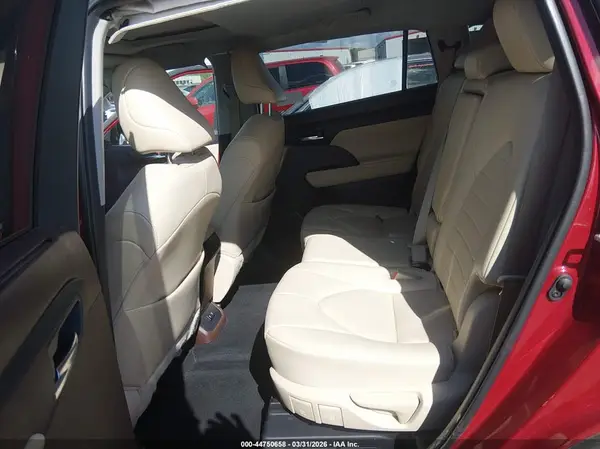 5TDGZRBH2MS531862 2021 TOYOTA HIGHLANDER - Image 8