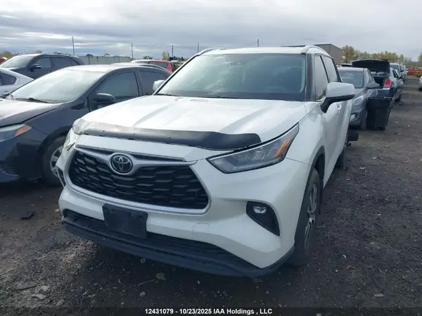 5TDGZRBH2MS551321 2021 TOYOTA HIGHLANDER - Image 2
