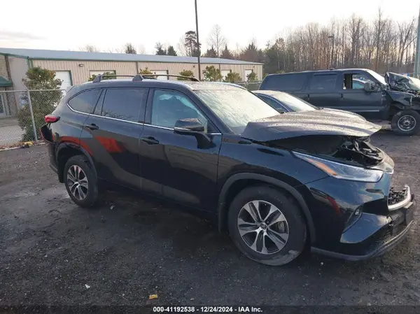 5TDGZRBH2MS556826 2021 TOYOTA HIGHLANDER - Image 1
