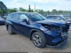 5TDGZRBH2MS557703 2021 TOYOTA HIGHLANDER