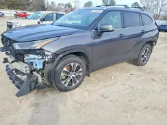 5TDGZRBH2NS163913 2022 TOYOTA HIGHLANDER