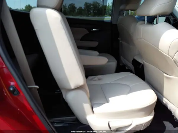 5TDGZRBH2NS165936 2022 TOYOTA HIGHLANDER - Image 8