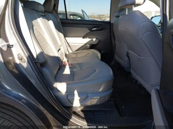 5TDGZRBH2NS200121 2022 TOYOTA HIGHLANDER - Image 8