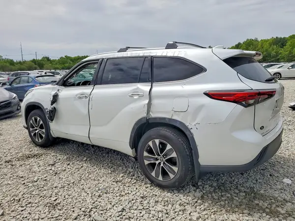 5TDGZRBH2NS204427 2022 TOYOTA HIGHLANDER - Image 2
