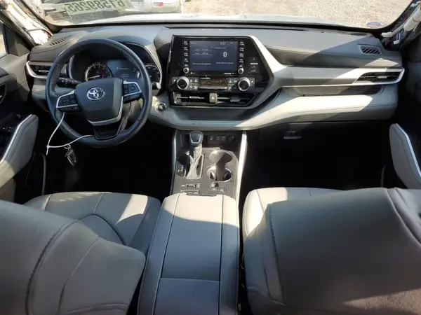 5TDGZRBH2NS212768 2022 TOYOTA HIGHLANDER - Image 8