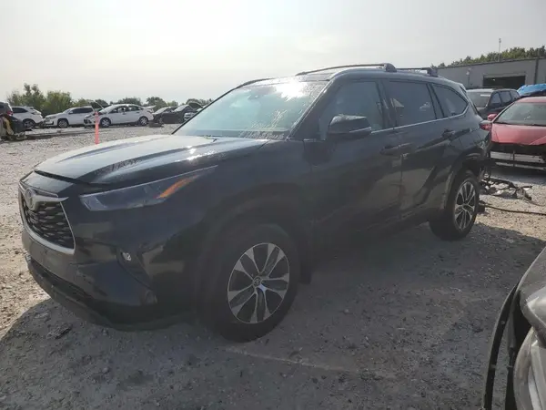 5TDGZRBH2NS226749 2022 TOYOTA HIGHLANDER - Image 1