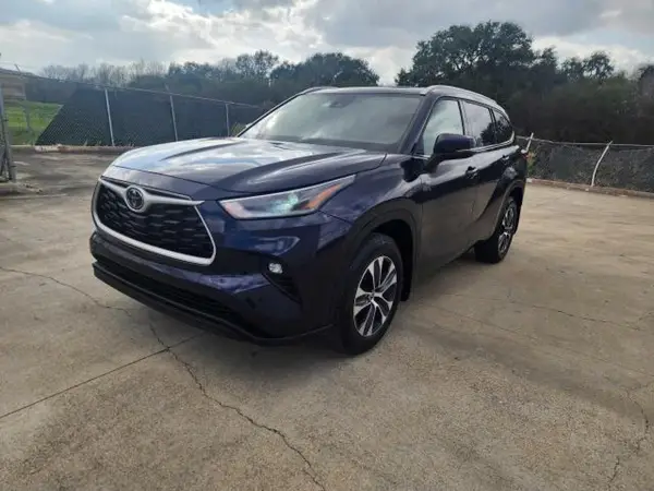 5TDGZRBH2NS245799 2022 TOYOTA HIGHLANDER - Image 2