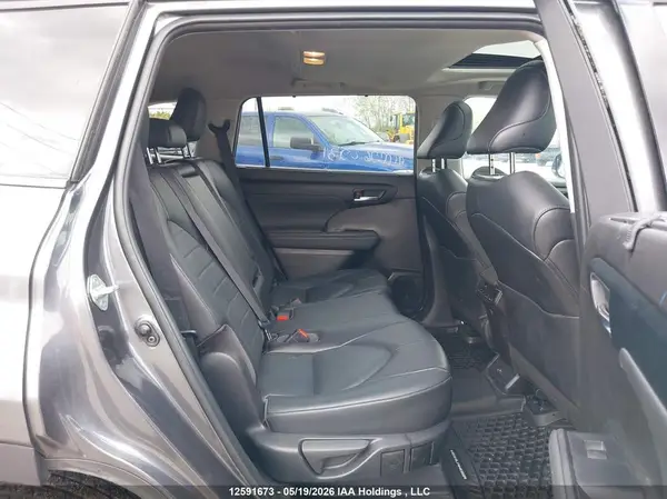 5TDGZRBH2NS253157 2022 TOYOTA HIGHLANDER - Image 8