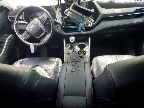 5TDGZRBH2NS559808 2022 TOYOTA HIGHLANDER - Image 8