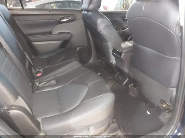 5TDGZRBH2NS563941 2022 TOYOTA HIGHLANDER - Image 8