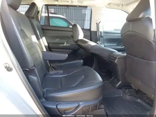 5TDGZRBH2NS568220 2022 TOYOTA HIGHLANDER - Image 8