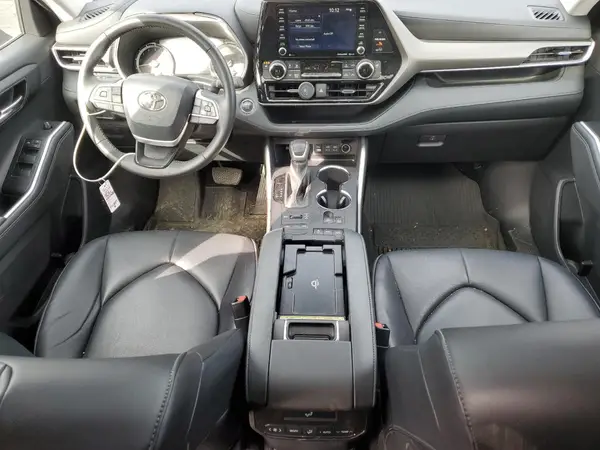 5TDGZRBH2NS575653 2022 TOYOTA HIGHLANDER - Image 8