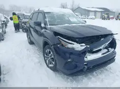 5TDGZRBH2NS591366 2022 TOYOTA HIGHLANDER