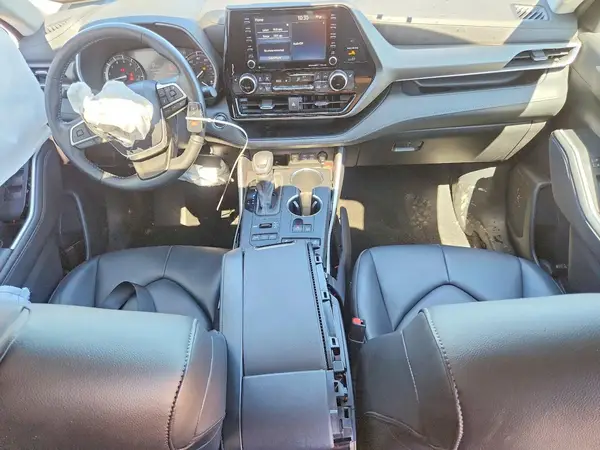 5TDGZRBH2NS594624 2022 TOYOTA HIGHLANDER - Image 8
