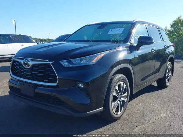 5TDGZRBH3LS036942 2020 TOYOTA HIGHLANDER - Image 2