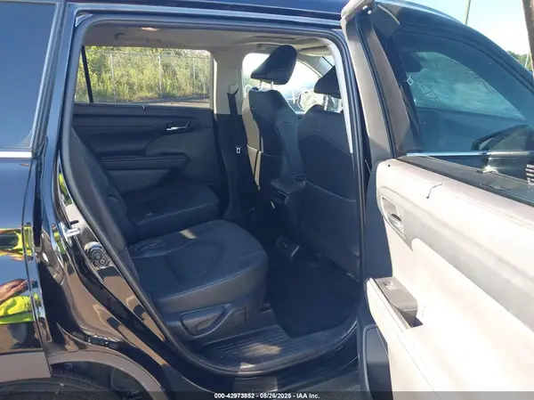 5TDGZRBH3LS036942 2020 TOYOTA HIGHLANDER - Image 8