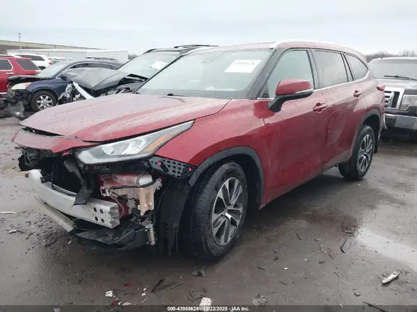 5TDGZRBH3LS037590 2020 TOYOTA HIGHLANDER - Image 2
