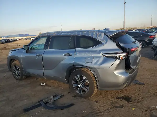 5TDGZRBH3LS038271 2020 TOYOTA HIGHLANDER - Image 2