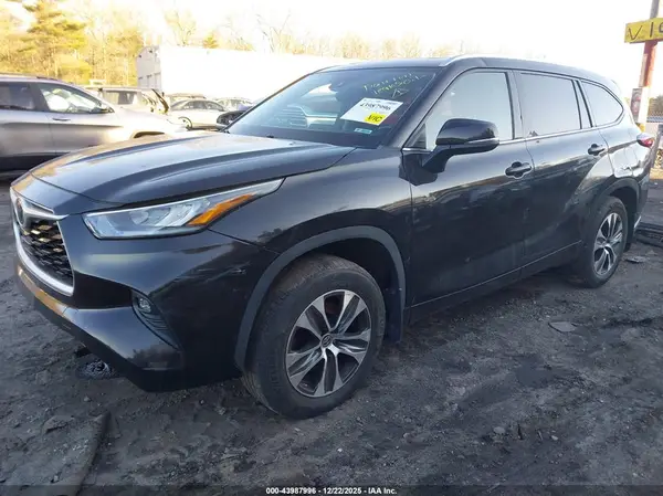 5TDGZRBH3LS040747 2020 TOYOTA HIGHLANDER - Image 2